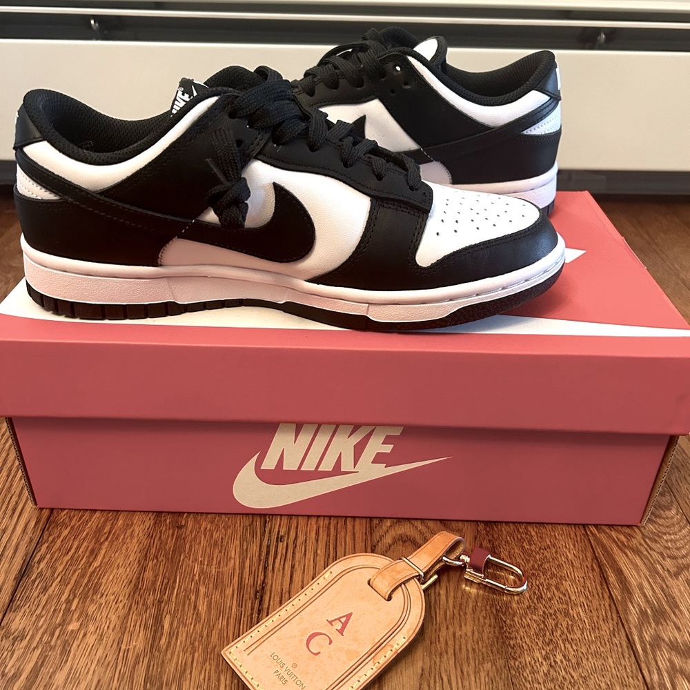 *sold on crosspost* Nike Panda Dunk Low